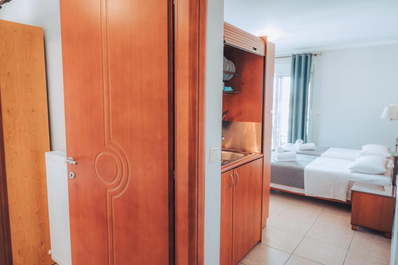 Dionysos Rooms Olympiakí Aktí Exteriör bild