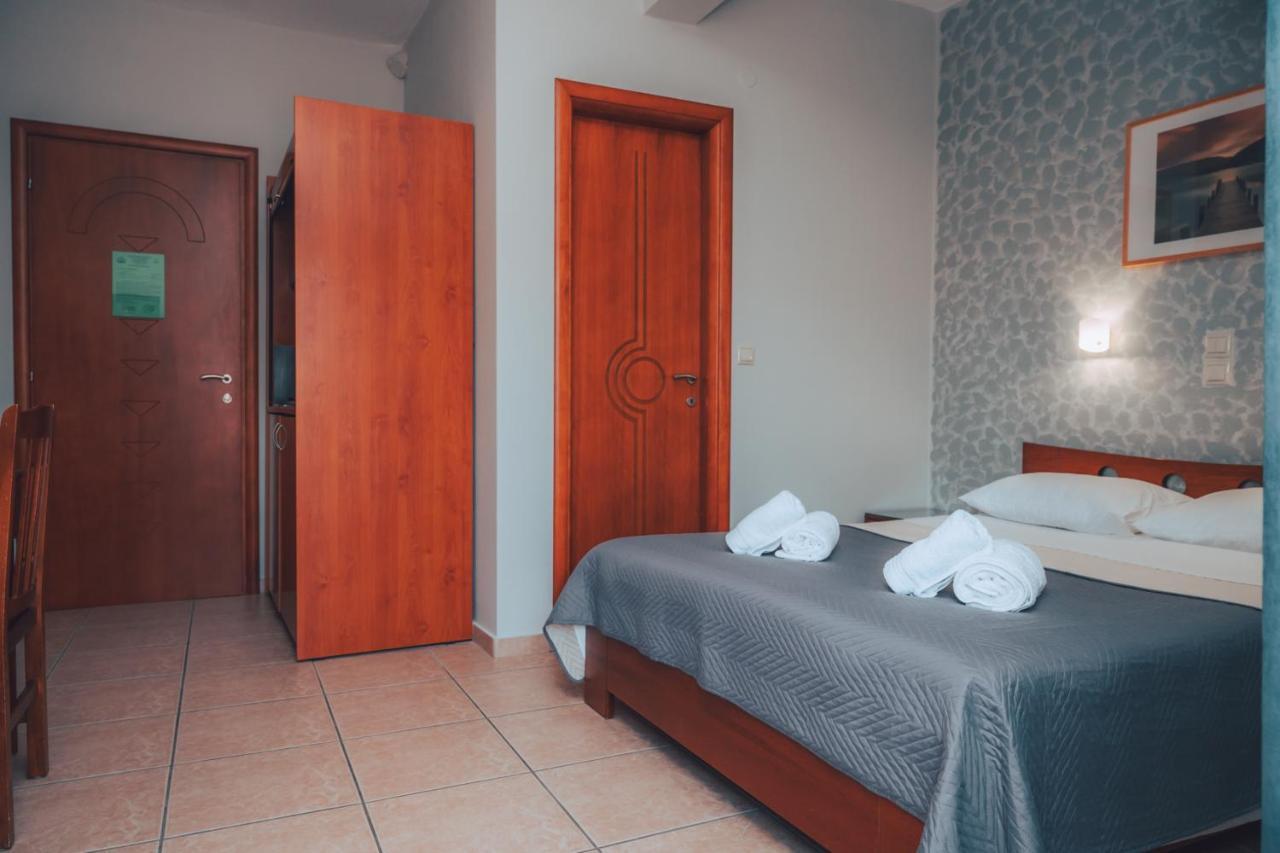 Dionysos Rooms Olympiakí Aktí Exteriör bild